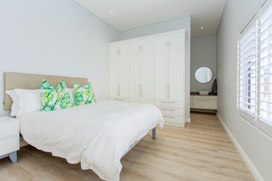 5 Bedroom Property for Sale in Calypso Beach Western Cape